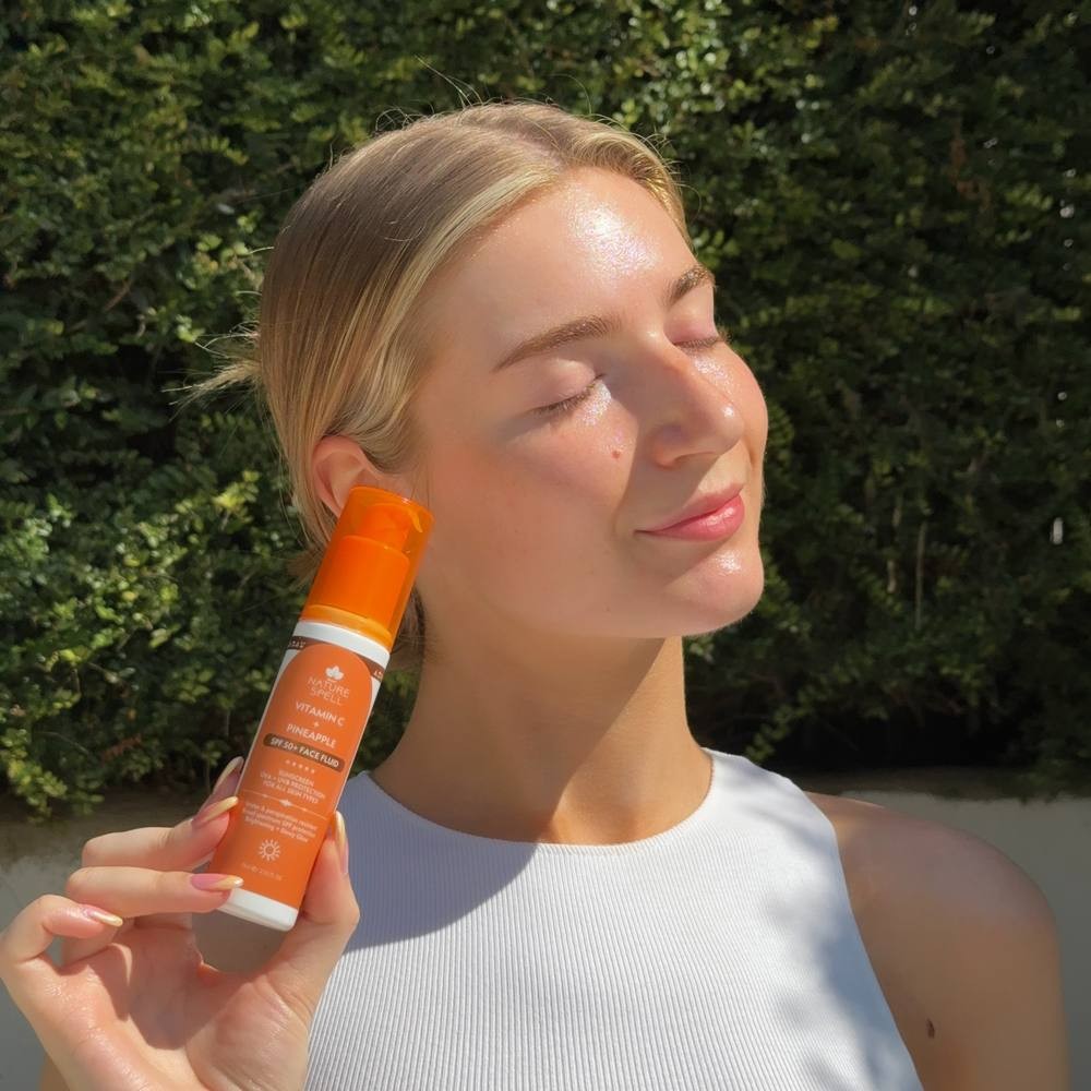 Nature Spell Vitamin C & Pineapple Spf50+ Face Fluid in Orange